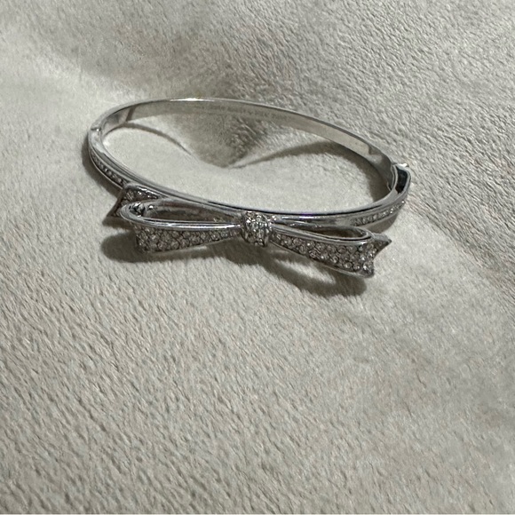Kate Spade NWOT Cubic Zirconia Bow bracelet - Picture 1 of 7